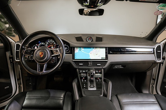 Porsche Cayenne 23 of 29