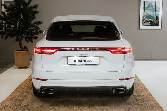 Porsche Cayenne 11 of 29