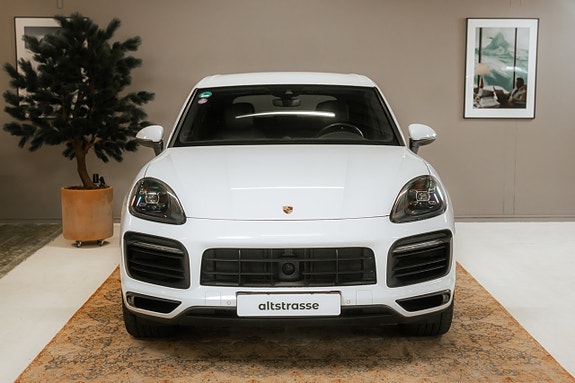 Porsche Cayenne 4 of 5