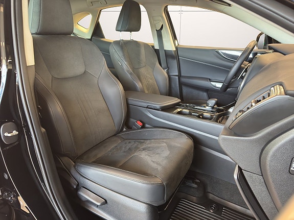 Lexus NX350h 11 of 25