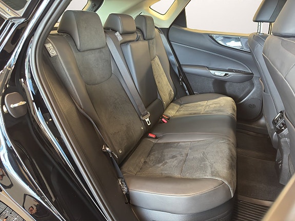 Lexus NX350h 15 of 25