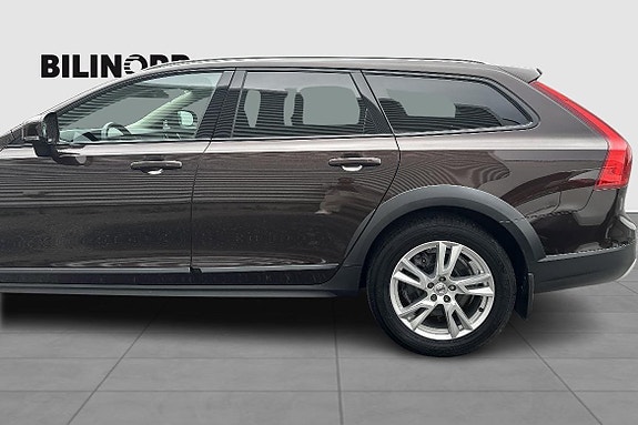 Volvo V90 Cross Country 4 of 5