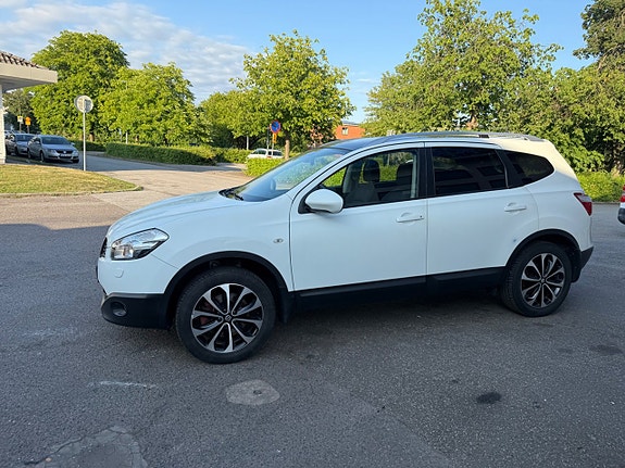 Nissan Qashqai+2 2 of 5