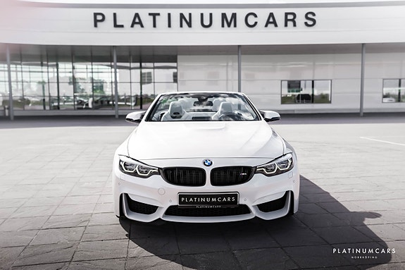 BMW M4 3 of 5