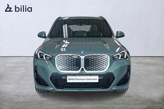 BMW iX1 5 of 5