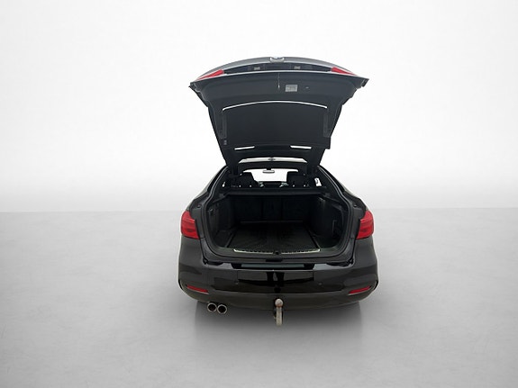 BMW 320d 28 of 30