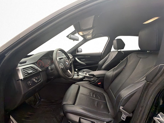BMW 320d 12 of 30