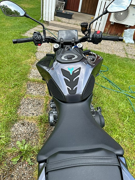 Yamaha MT-09 2 of 4