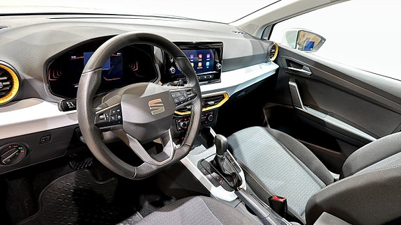Seat Arona 7 of 17