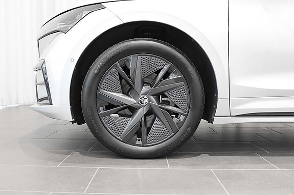 Skoda Enyaq RS 8 of 27