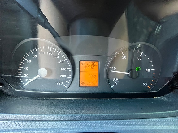 Mercedes-Benz Vito 109 13 of 13