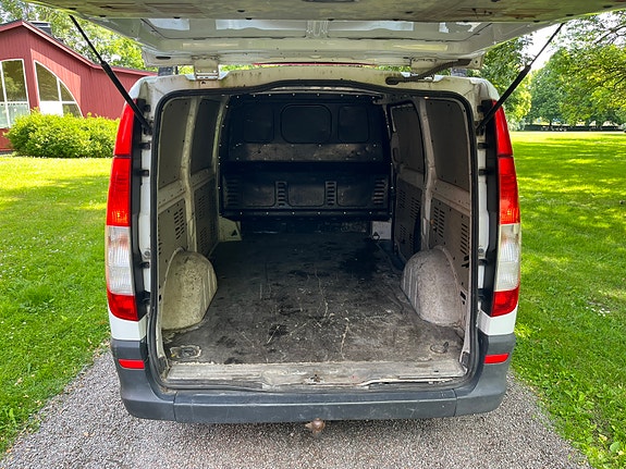 Mercedes-Benz Vito 109 9 of 13