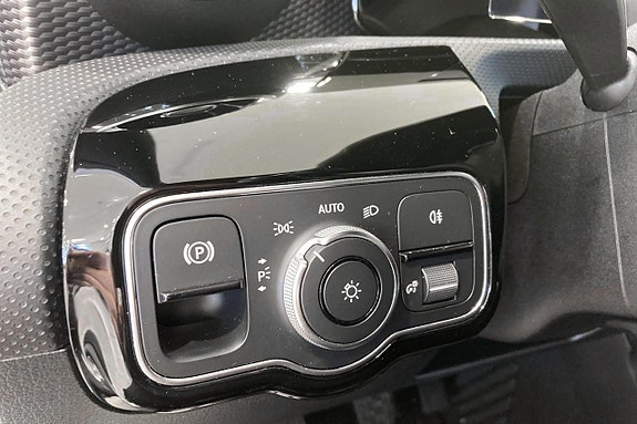 Mercedes-Benz A200 16 of 16