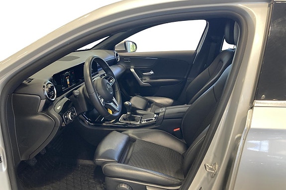 Mercedes-Benz A200 11 of 16
