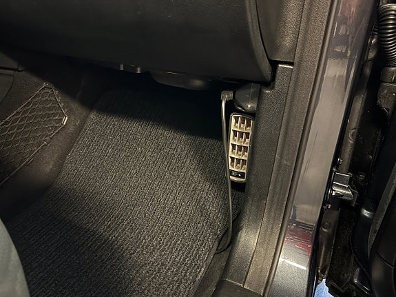 Mercedes-Benz ML350 24 of 26