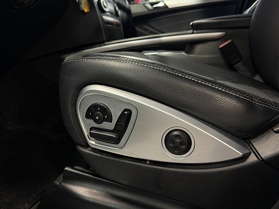Mercedes-Benz ML350 16 of 26
