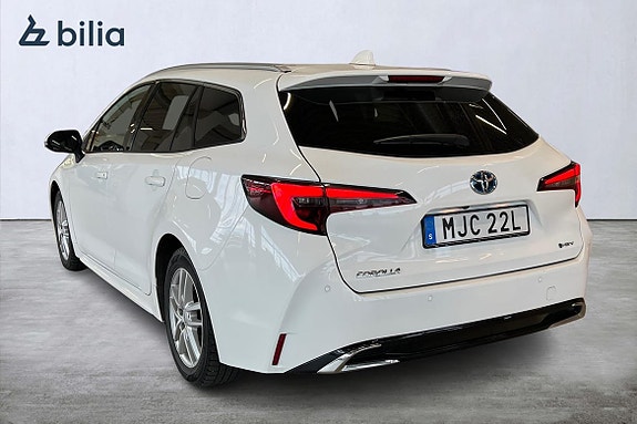 Toyota Corolla 2 of 24