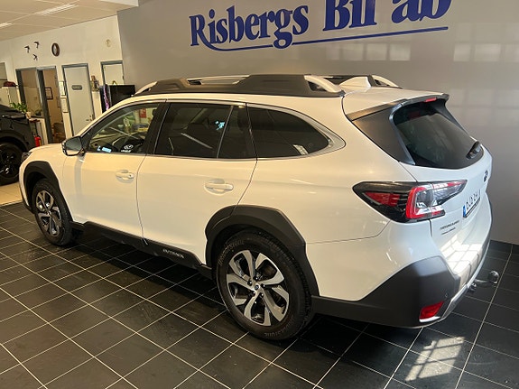 Subaru Outback 4 of 5