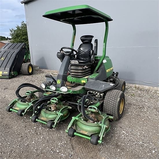 John Deere 8800 Terrain Cut - Video 2 of 26