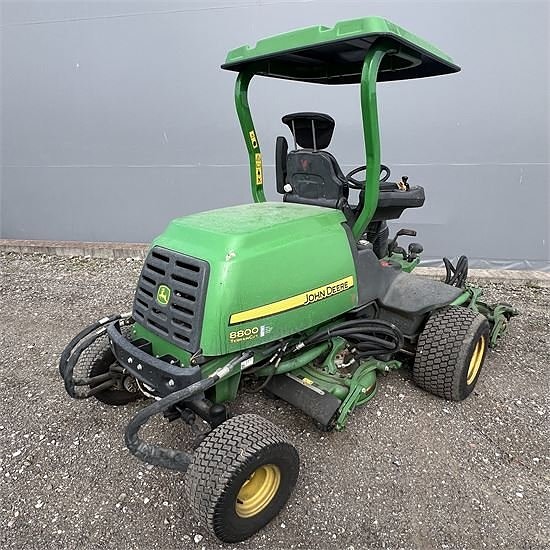John Deere 8800 Terrain Cut - Video 11 of 23