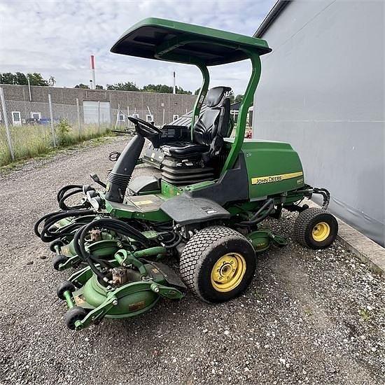 John Deere 8800 Terrain Cut - Video 5 of 23