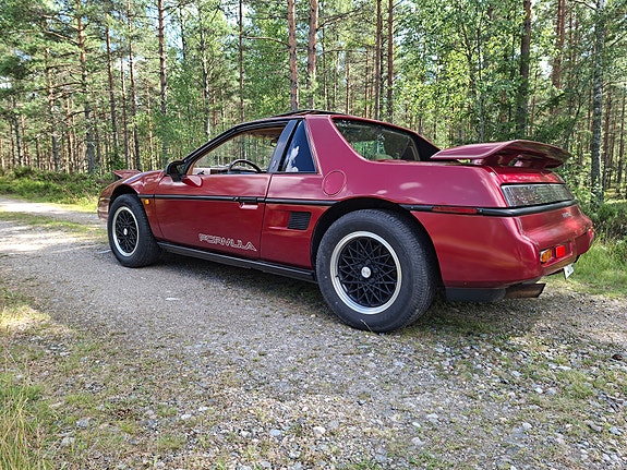 Pontiac Fiero 5 of 5