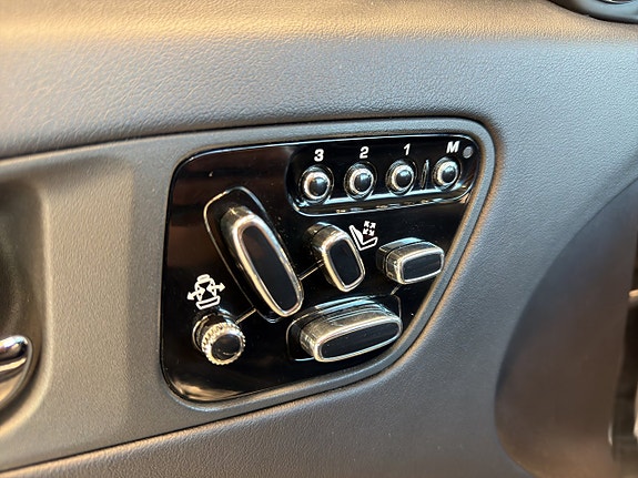 Jaguar XKR 15 of 21