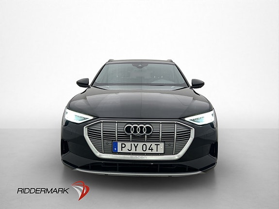 Audi e-tron 3 of 5