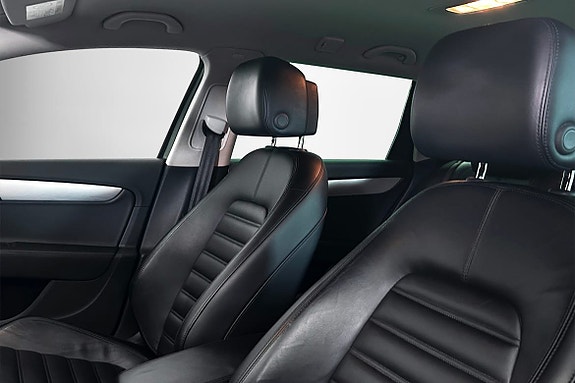Volkswagen Passat Alltrack 6 of 20