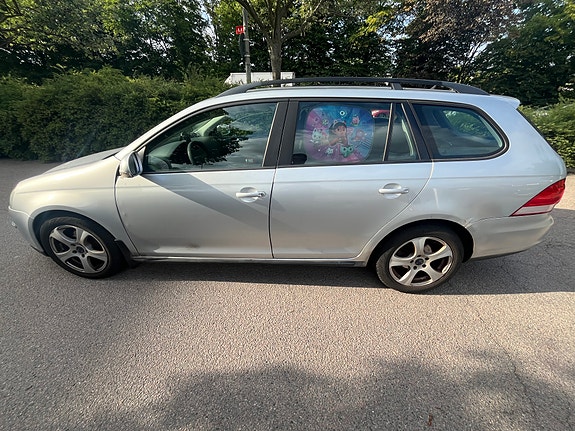 Volkswagen Golf V 9 of 12