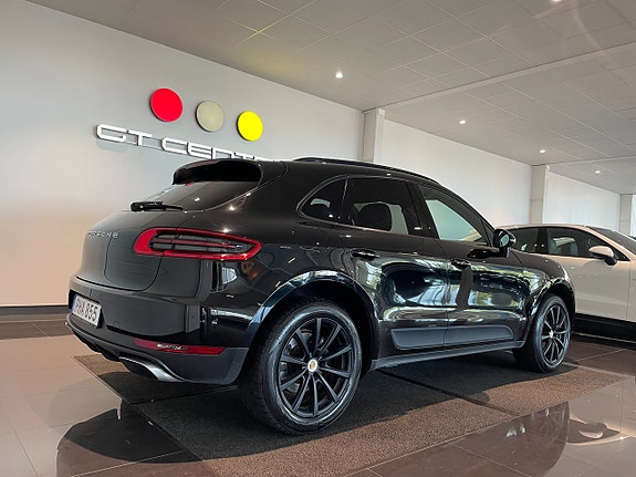 Porsche Macan 9 of 20