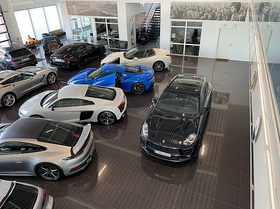 Porsche Macan 3 of 20