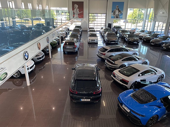 Porsche Macan 3 of 5