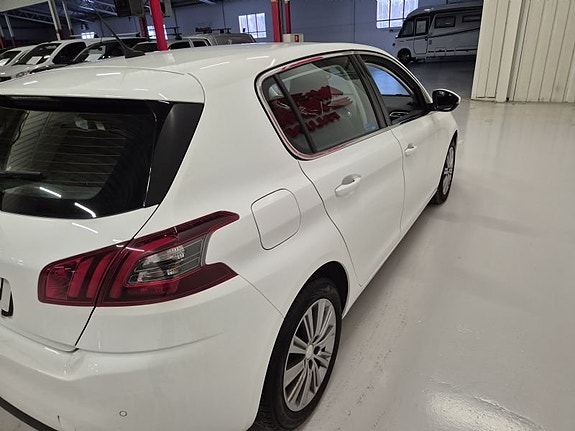 Peugeot 308 6 of 10