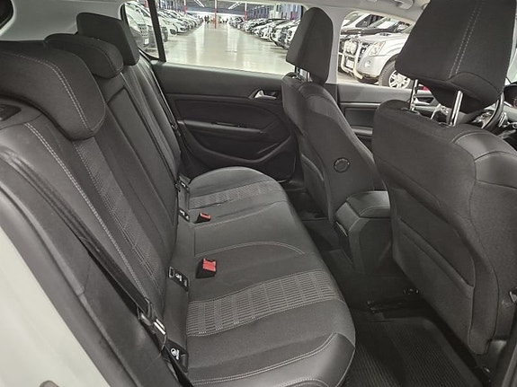 Peugeot 308 5 of 10