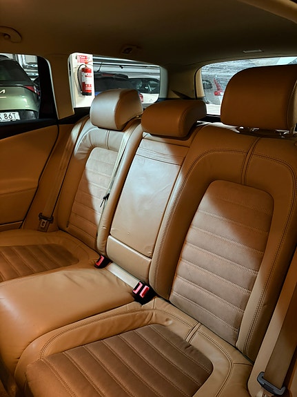 Volkswagen Passat 7 of 9