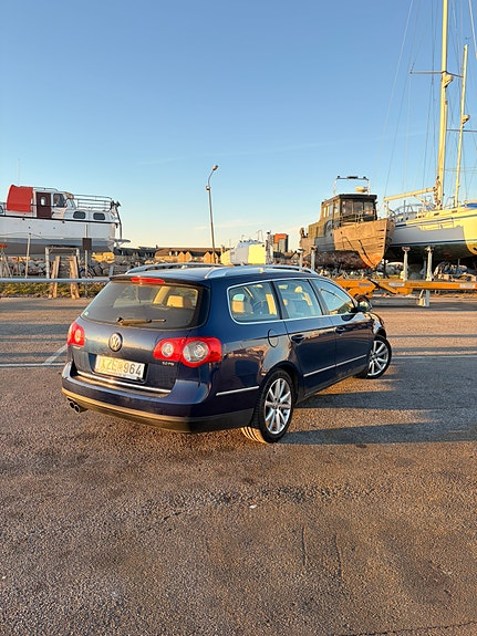 Volkswagen Passat 2 of 5