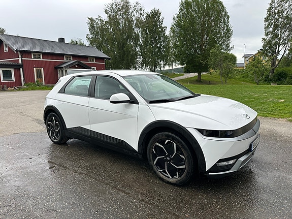 Hyundai Ioniq 5 3 of 4