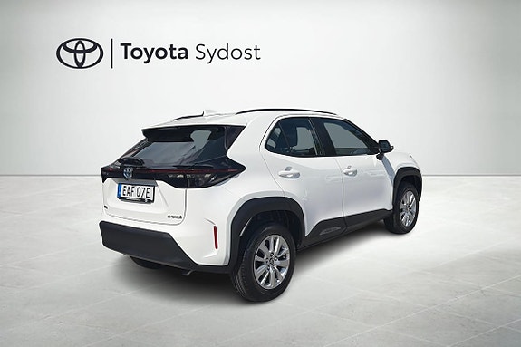 Toyota Yaris Cross 2 of 5