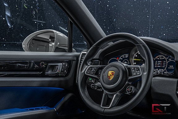 Porsche Cayenne 19 of 20