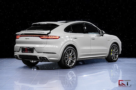 Porsche Cayenne 8 of 20