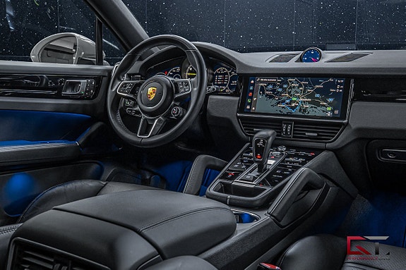 Porsche Cayenne 17 of 20