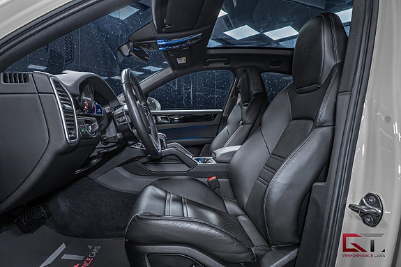 Porsche Cayenne 14 of 20