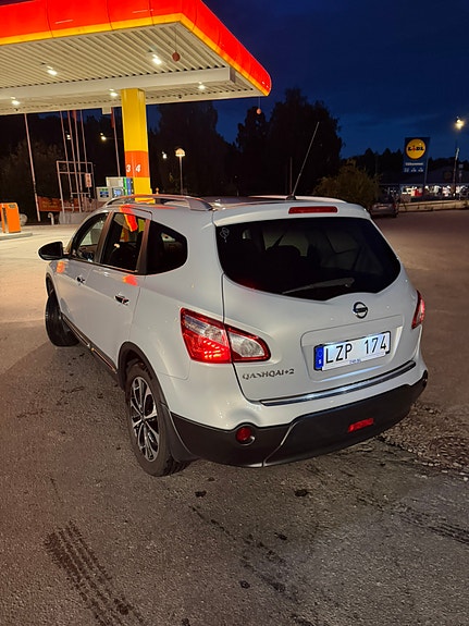 Nissan Qashqai+2 3 of 5