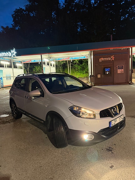 Nissan Qashqai+2 2 of 5