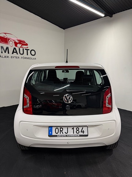 Volkswagen UP! 5 of 5