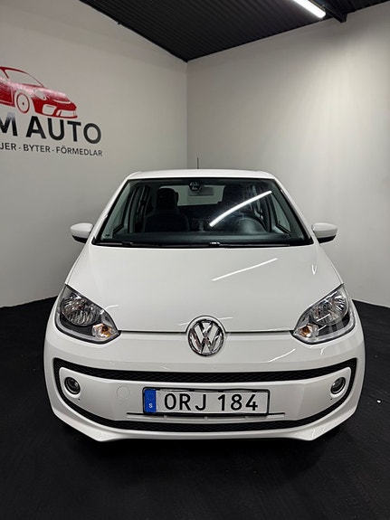 Volkswagen UP! 2 of 5