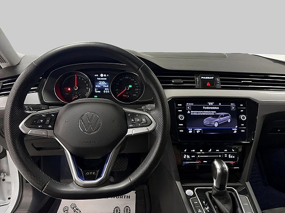 Volkswagen Passat 14 of 20