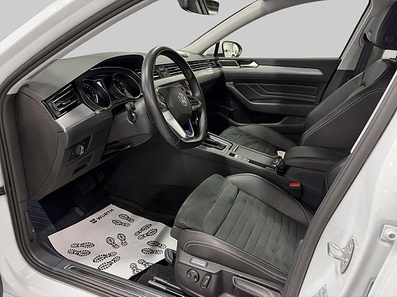 Volkswagen Passat 13 of 20
