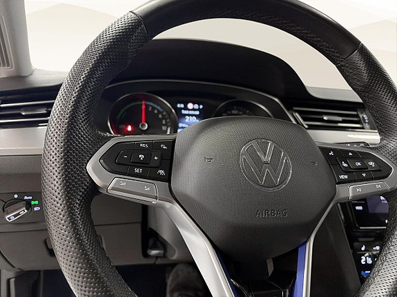 Volkswagen Passat 18 of 20